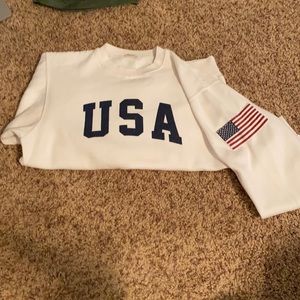 Brandy Melville USA Crewneck